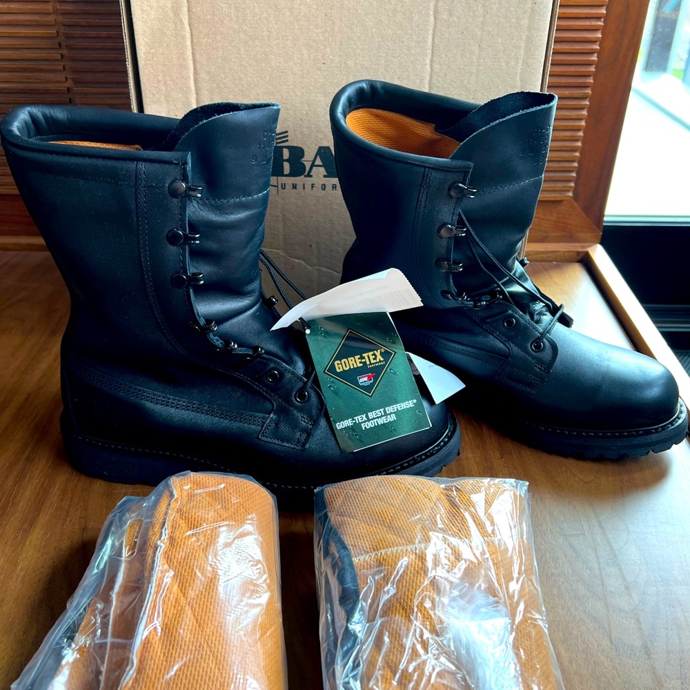 Bates Cold/Wet winter combat boots with Liner